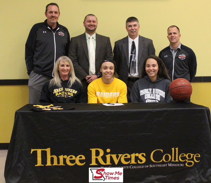 Chaylea Mosby Signs to Play Basketball at Three Rivers College