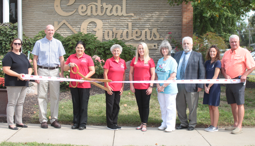 Central Gardens Celebrates 25th Anniversary with Ribbon Cutting
