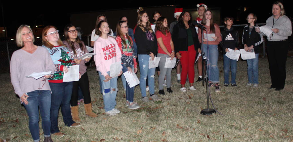 Dexter Historic Downtown Association Holds Annual Christmas Tree Lighting