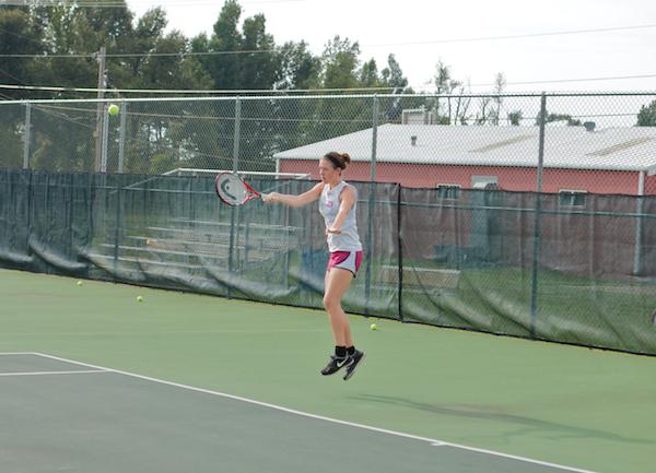 Lady 'Cats Battle Heat In Practice