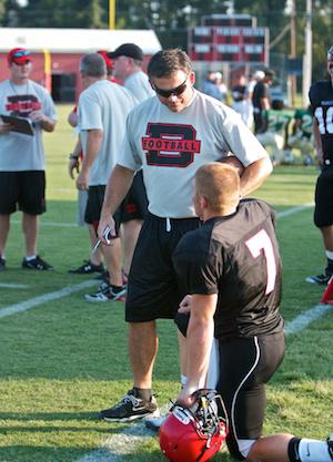'Cats Kick Off Season Against Familiar Foe