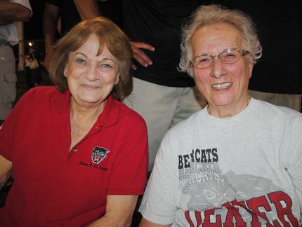  'Ultimate Bearcat Fans' Cheer Dexter Students