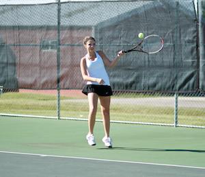 Lady 'Cats Roll Through Charleston