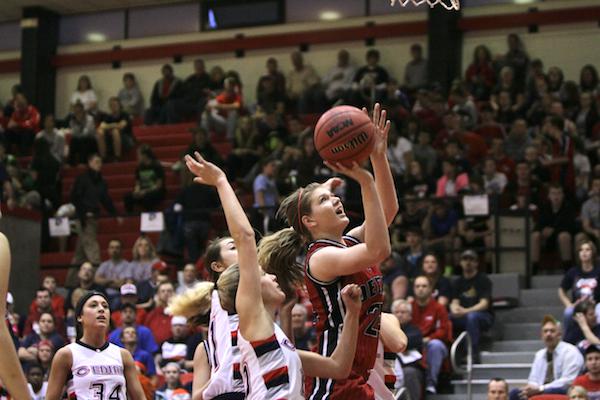 Harris Leads Lady Bearcats To Playoff Win