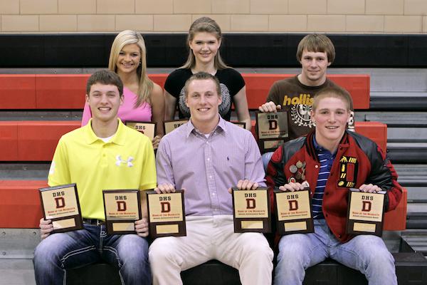 Bearcats Honored At Winter Sports Banquet