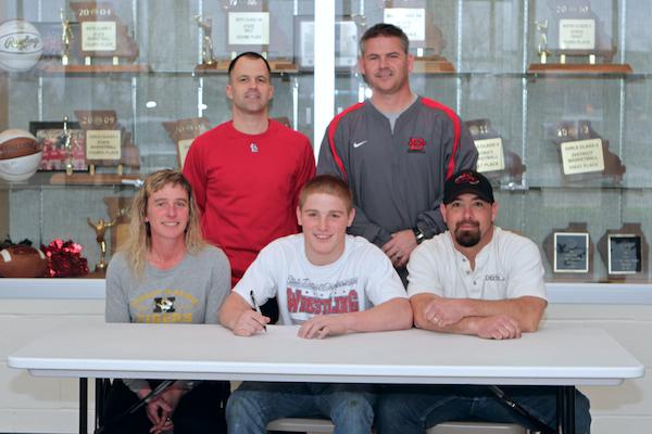 Stevens Signs Letter Of Intent With MO Valley