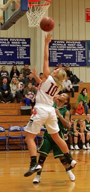 Lady 'Cats Win Championship Quarterfinal