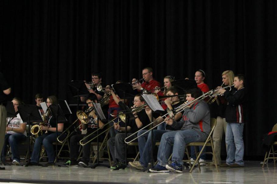 DHS Jazz Cats Perform at TRC