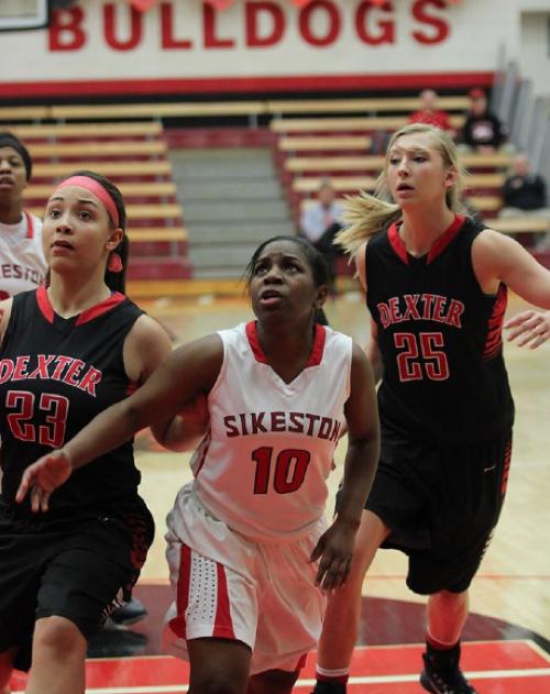 Lady Cats End Bulldogs Winning Streak