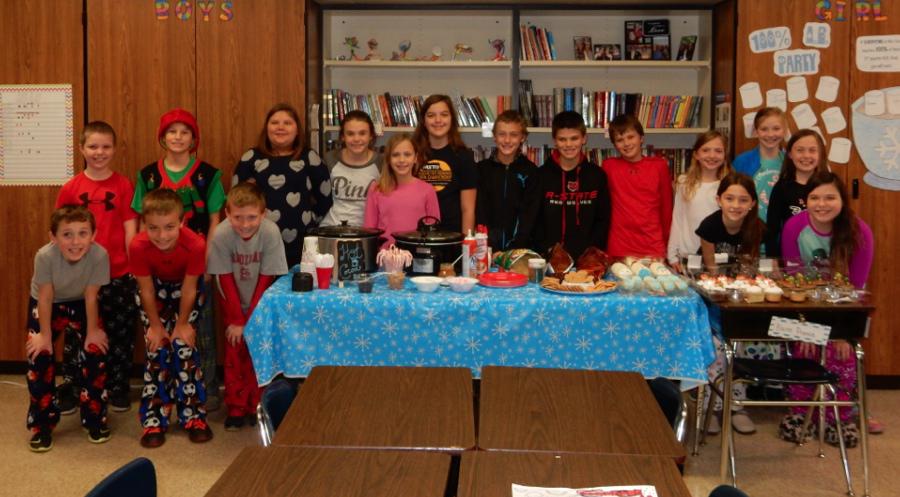 Fifth Grade Students Win ShowMe Times Decorating Contest