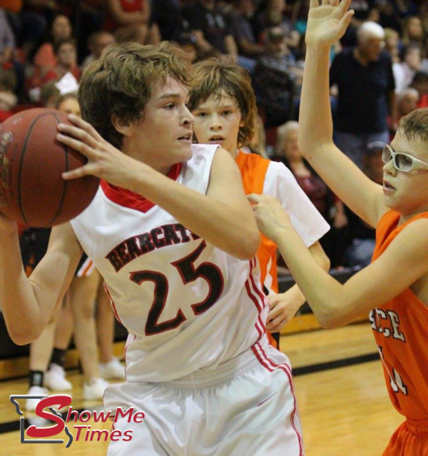 DMS 7th Grade Boys Basketball Team Beats Advance