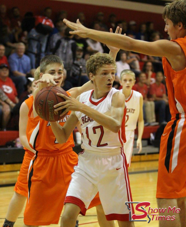 DMS 8th Grade Boys Demolish Hornets in Basketball