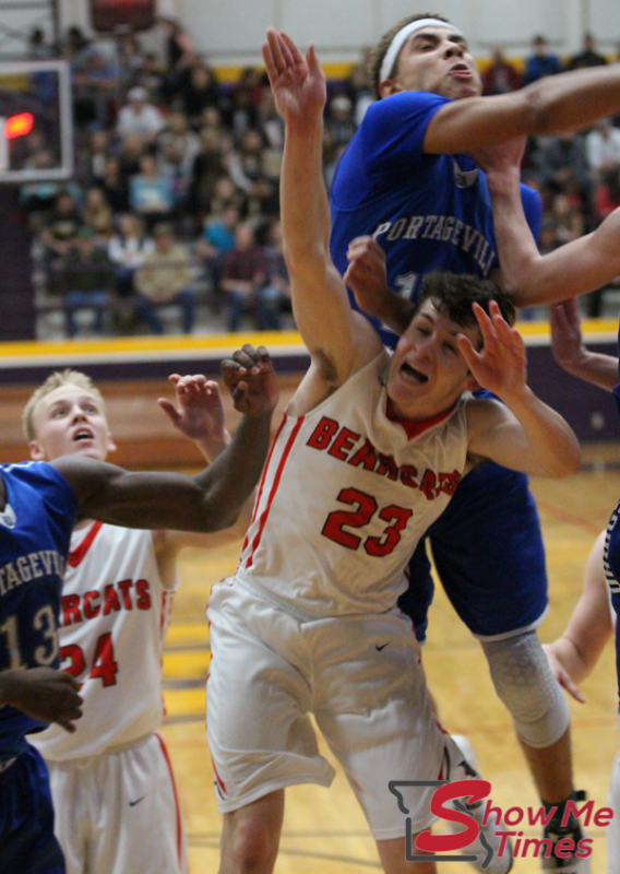 Dexter Advances to Semifinal Action at the Bloomfield Christmas Tournament