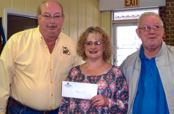 Dexter Elks Lodge Donates to Stoddard County Gospel Mission