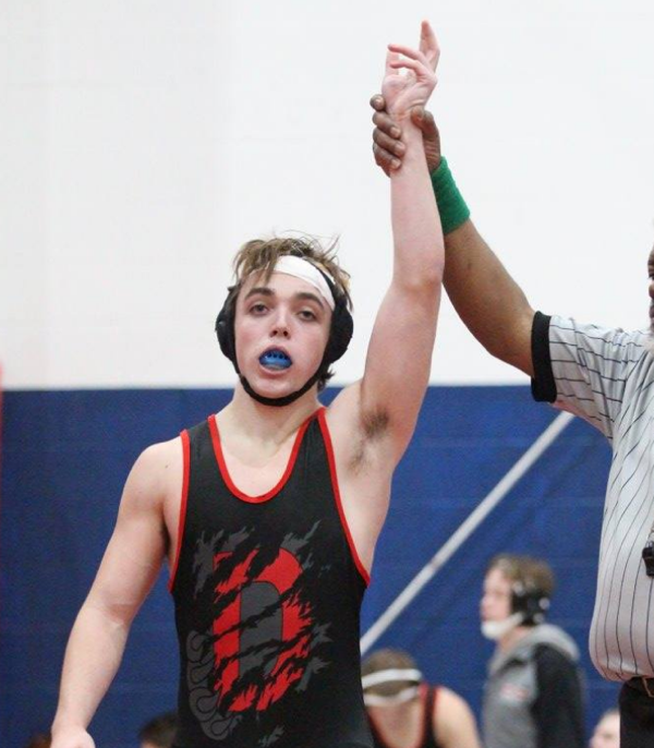 Cats Beat Notre Dame Bulldogs in Wrestling at North County HS