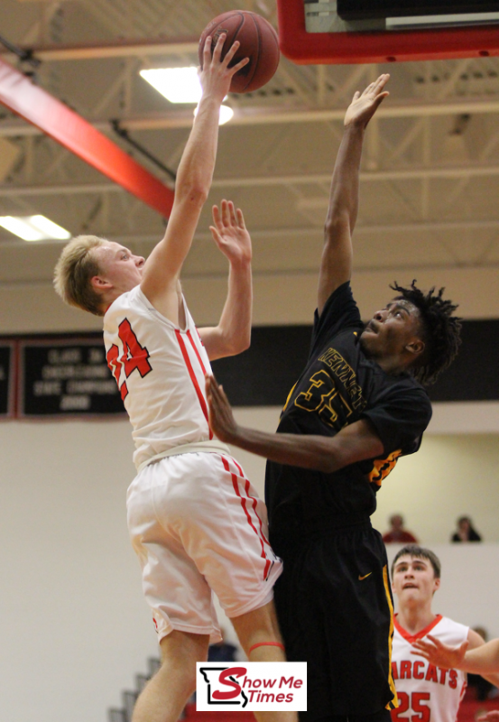 Kennett Sinks 3-pointer for a Win Over Dexter