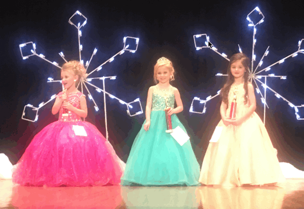 2017 Little Miss Snowflake Crowned