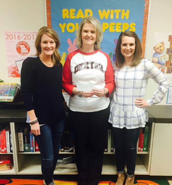 Southwest Library Receives Donation from PTO