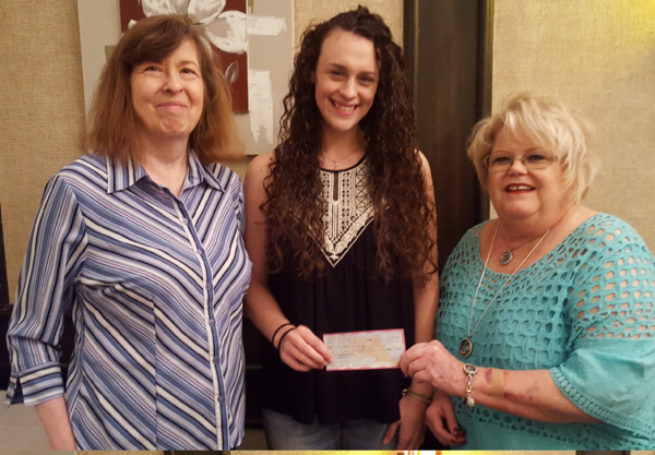 Janie Lindsey Receives Altrusa Scholarship