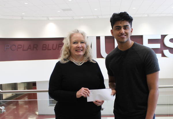 Mirza Receives Wolpers Scholarship