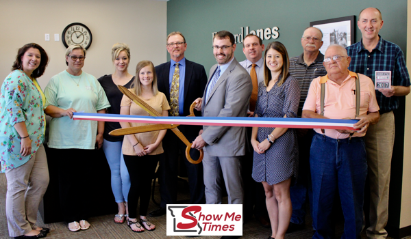 Chamber Holds Ribbon Cutting for New Edward Jones Location
