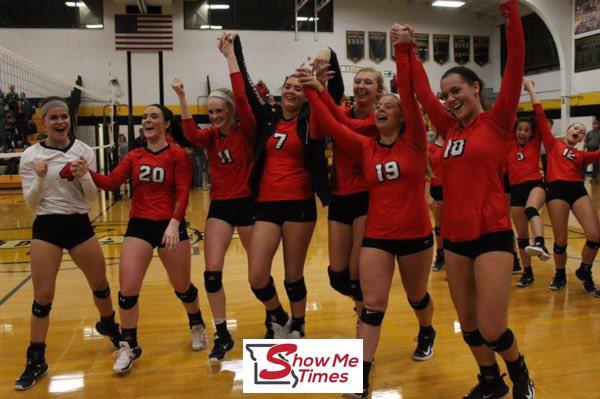 Dexter Lady Cats Volleyball Team Will Travel to St. Louis for Sectional Play