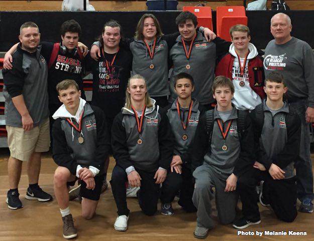 Wrestlers Finish in 6th Place, 8 Athletes Earn Medals