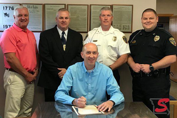Mayor Banken Signs Proclamation for National Police Week