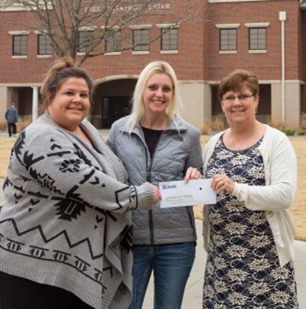 Student Receives Ozark Federal Credit Union Scholarship to Attend Three Rivers