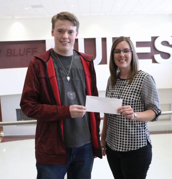 Glick Earns Foundation Scholarship