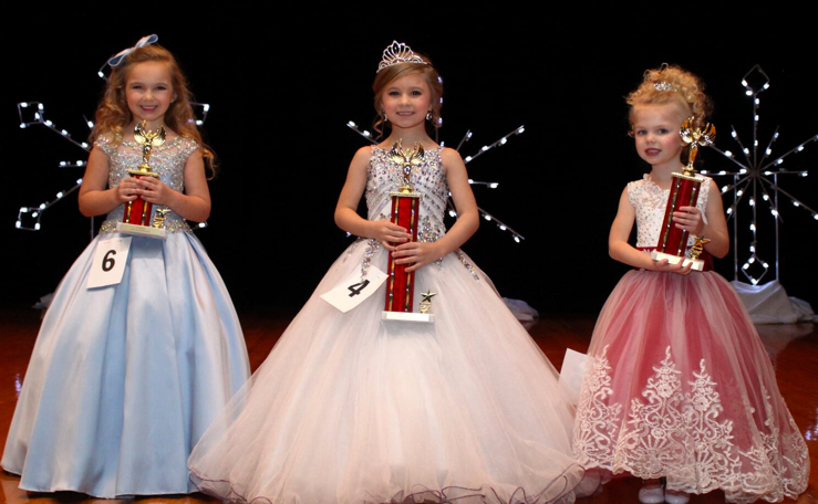 2019 Little Miss Snowflake Winners