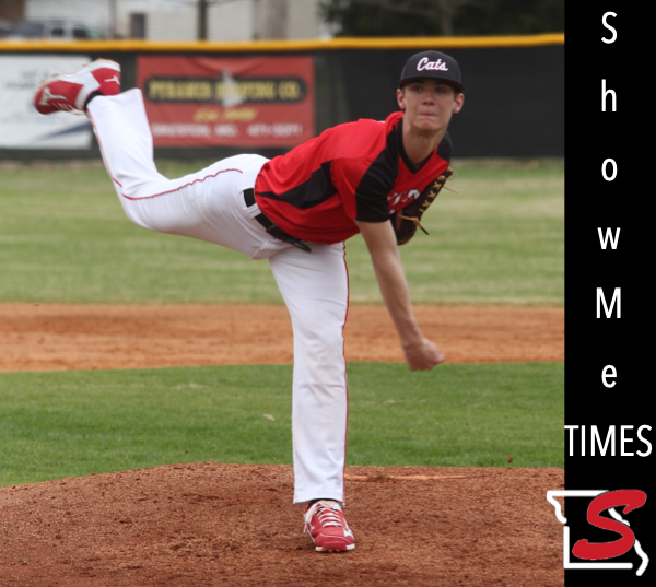 Sikeston Bulldogs Defeat Dexter 12-2 on Monday Evening