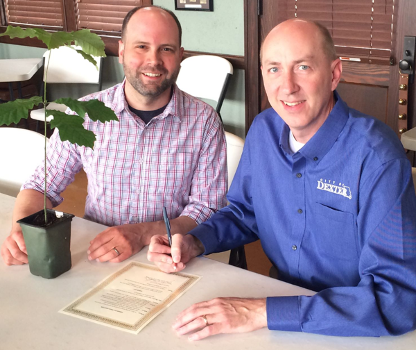 Dexter's Mayor Banken signs Arbor Day Proclamation