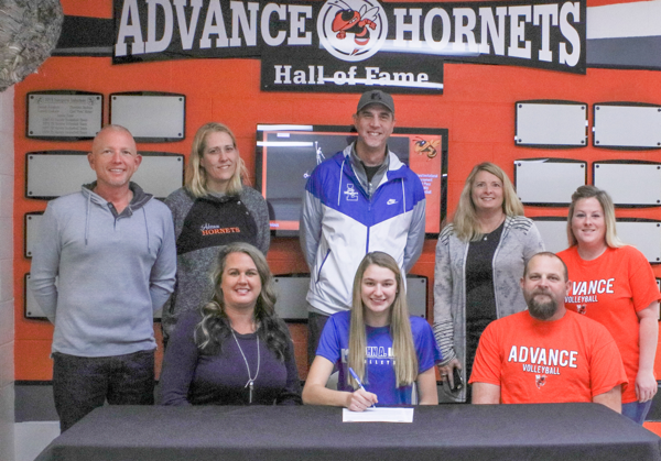 Rozlynn Schrader Signed with John A. Logan College