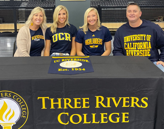 Hannah Thurmon Signs with UC Riverside