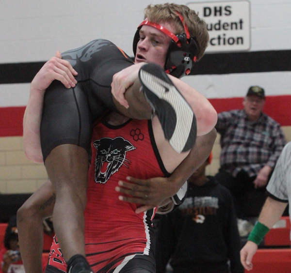 DHS to Send Nine to MSHSAA State Wrestling Tournament