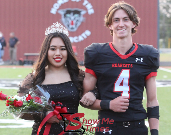 The Retiring 2019 DHS Fall Homecoming Queen Rachel Lin.