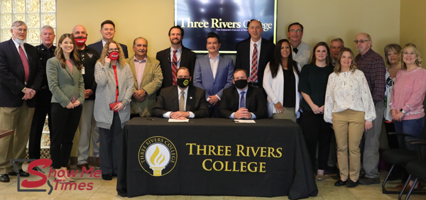 Three Rivers College Signs Agreement to Purchase TRC-Dexter Building from Dexter Chamber