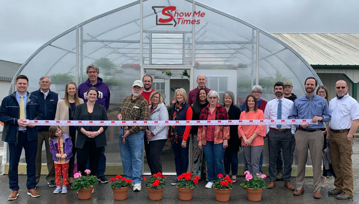 Henry's Plants LLC Celebrates Opening with Ribbon Cutting