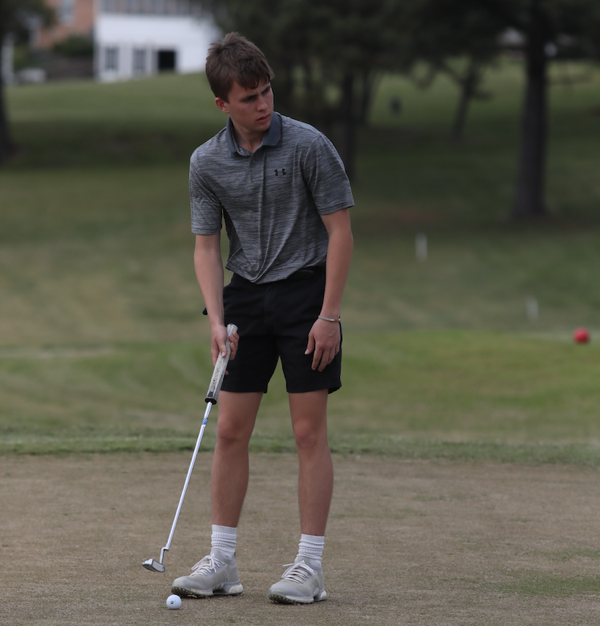 Dexter Golf Team Competes at Crown Pointe Invitational