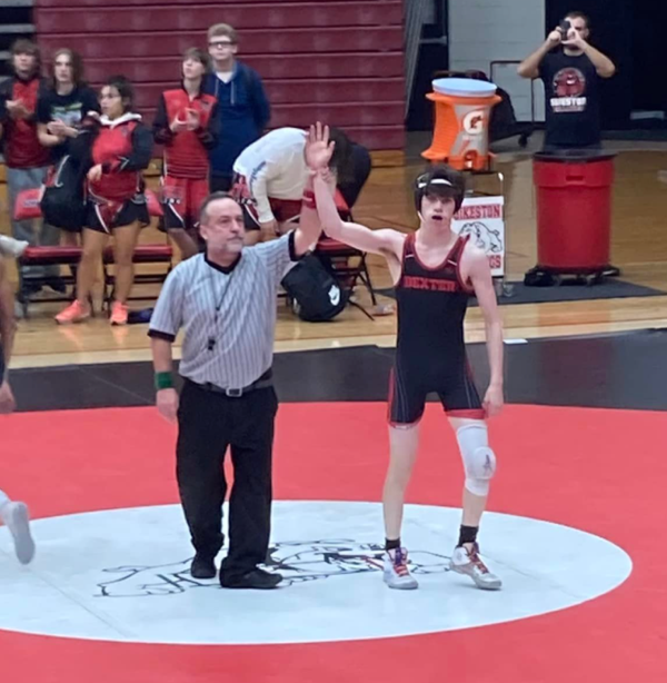 Dexter Wrestling Beats DeSoto, Loses to Sikeston