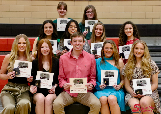 DHS Honors Seniors with Top 10 Percent Ceremony