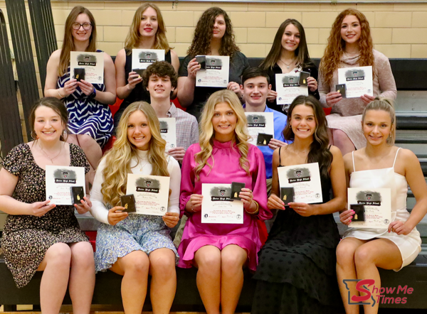 DHS Honors Juniors with Top 10 Percent Ceremony