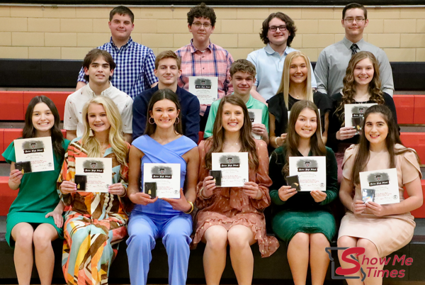 DHS Honors Sophomores with Top 10 Percent Ceremony