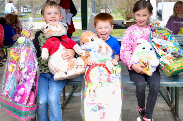 Annual Kiwanis Easter Egg Hunt Held - Kindergarten and 1st Grade Winners