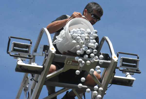 Annual Dexter Kiwanis Golf Ball Drop Raises Money