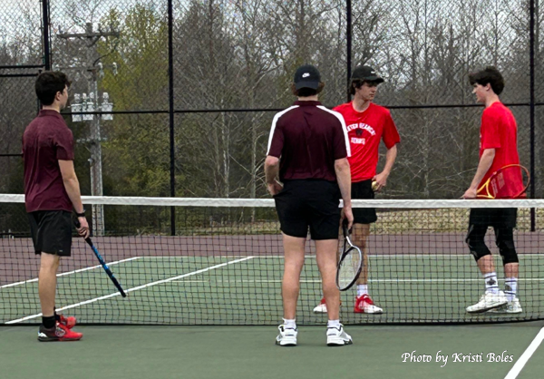 DHS Tennis Team Downs Poplar Bluff 6-3