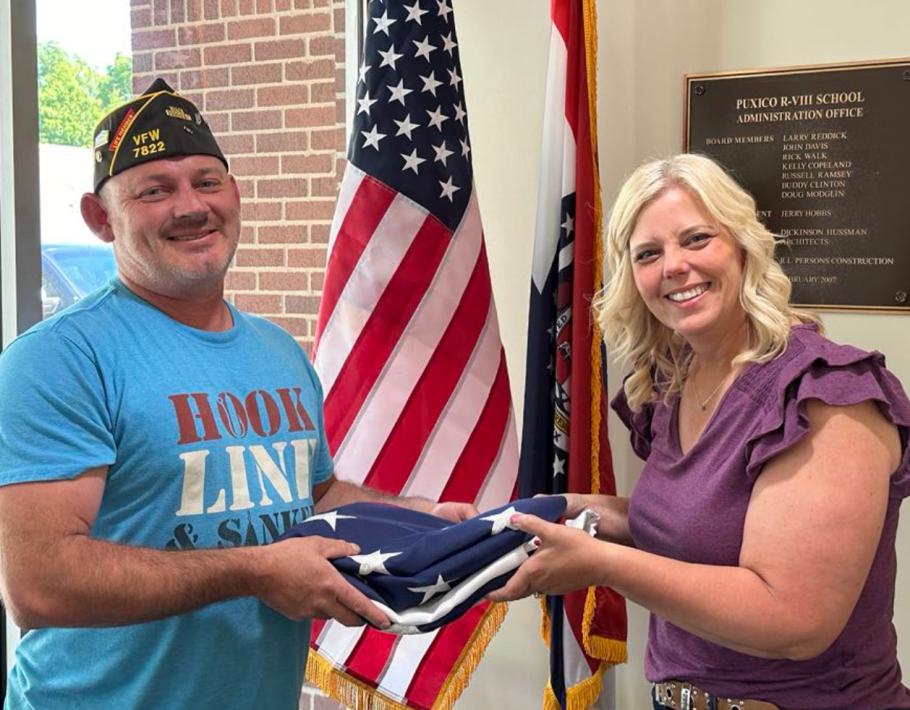 Puxico School District Receives New American Flag