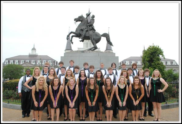 Show Choir Sings Christmas Cheer!