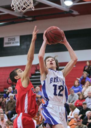 Mules Hold Off Bearcats, Advance To JV Finals